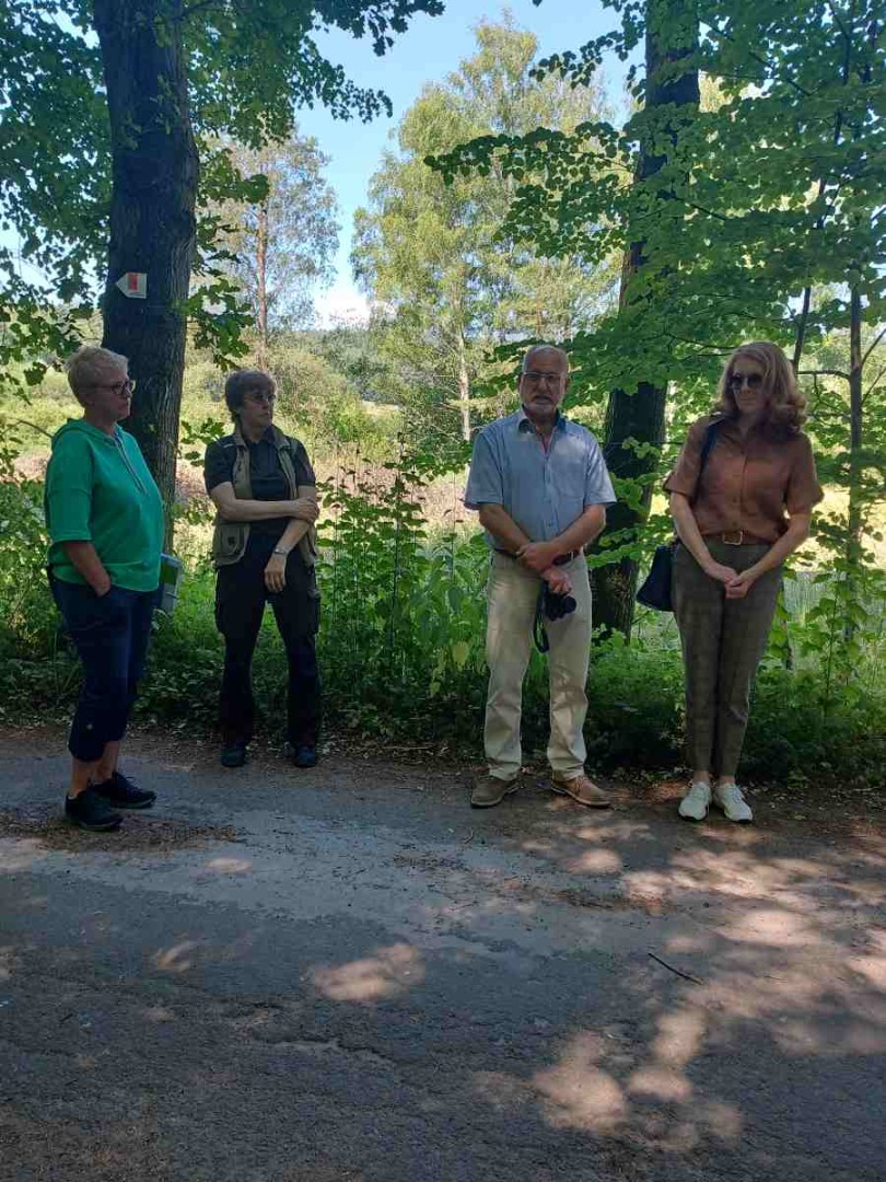 v.l.: Katrin Lauer Orstvorsteherin Beeden, Marion Geib (NABU), Kurator der NLS Roland Krämer, Frau Umweltministerin Petra Berg